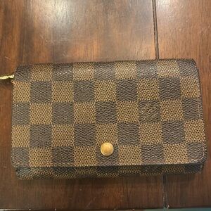 Authentic Louis Vuitton Damier Ebene snap wallet